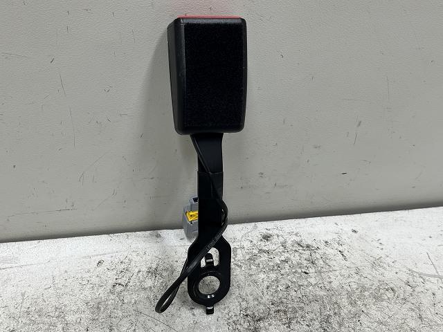 【中古】中古部品 プジョー 208 A9HN01 シートベルト 【3310070100-0000Y0770377151】