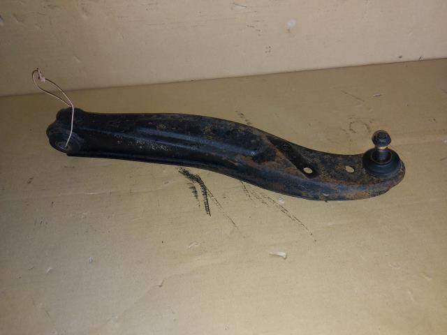 【中古】中古部品 ハイゼット S210P 右フロントロアアーム 【3330960100-000052555751720】