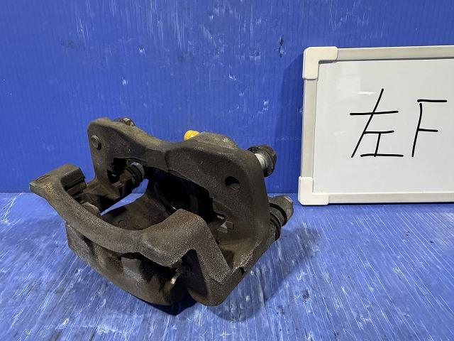 【中古】中古部品 アクア NHP10 左フロントキャリパー 【3310050100-240126000144360】