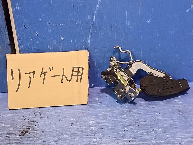 【中古】中古部品 ムーヴ L150S トランク・バックドアロックソレノイド 【3310050100-000213022664590】