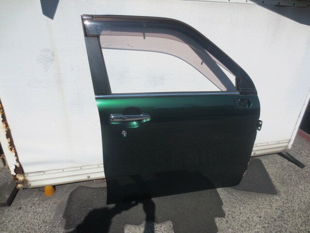 キャストスタイル LA250S フロントストラット左 ABS KFVE 27738 中古中古部品 キャスト LA250S 左ﾌﾛﾝﾄﾄﾞｱ 3310270100