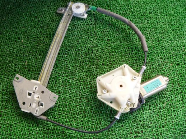 【中古】中古部品 ボルボ 40シリーズ 4B4204W 右リアドアレギュレータ・モーター 【3310250100-000886030913320】