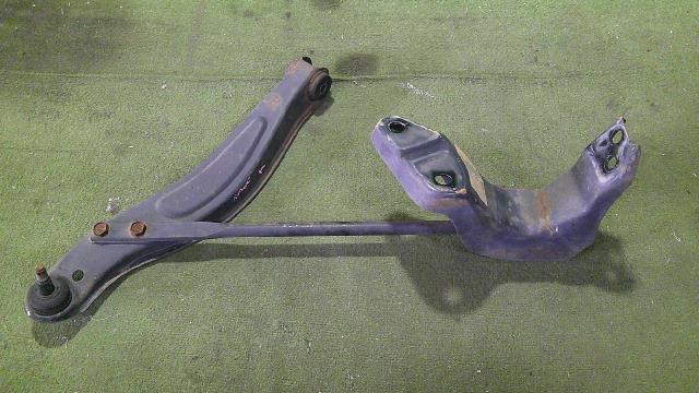 【中古】中古部品 ハイゼット S200P 右フロントロアアーム 【3500080000-250423000751720】