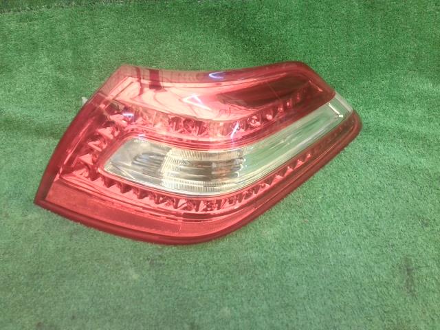【中古】中古部品 ティアナ J32 右テールランプ 【3260240000-250804000215500】