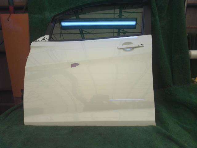 【中古】中古部品 デイズ B21W 左フロントドア 【3260240000-250808000113200】