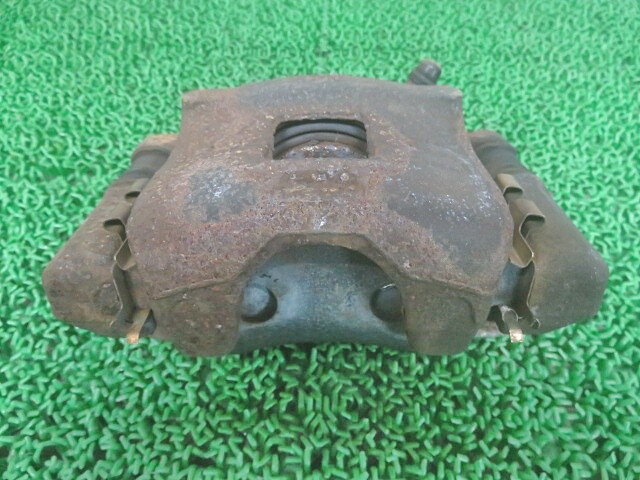 【中古】中古部品 エブリィ DA64V 右フロントキャリパー 【3330380100-000037025044330】