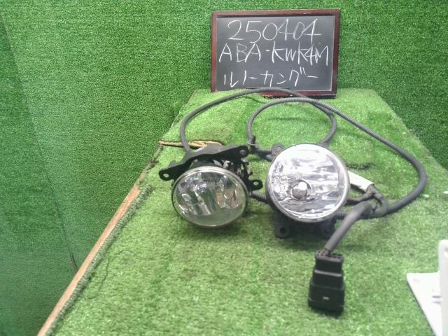 【中古】中古部品 ルノー カングー KWK4M 左フォグランプ 【3330990200-000025040410950】