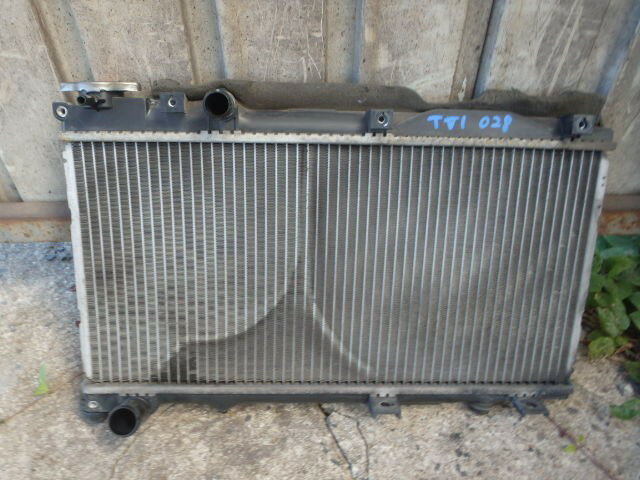 【中古】中古部品 サンバー TV1 ラジエータ 【3331010800-000023457820400】