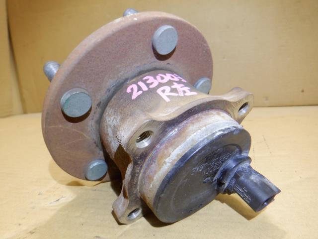 【中古】中古部品 プレマシー CREW リアハブ 【3310250100-001661483744470】