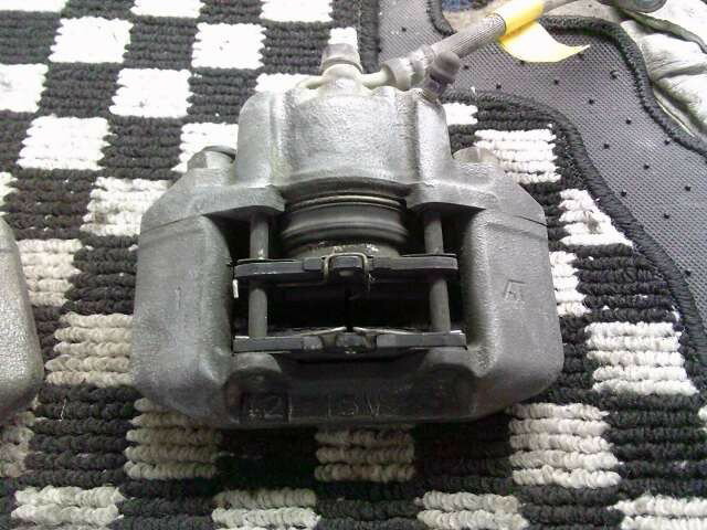 【中古】中古部品 ハイゼットアトレ S330G 右フロントキャリパー 【3330220100-250825000344330】