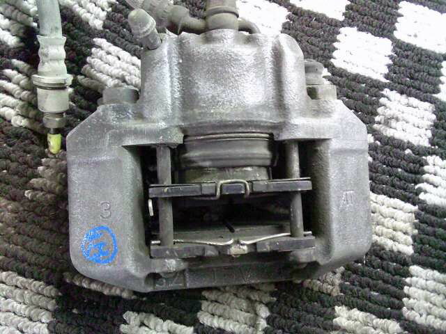 【中古】中古部品 ハイゼットアトレ S330G 左フロントキャリパー 【3330220100-250825000344360】