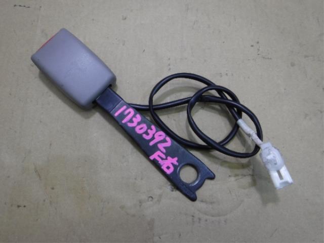 【中古】中古部品 プレミオ ZZT240 シートベルト 【3310250100-001399943077150】
