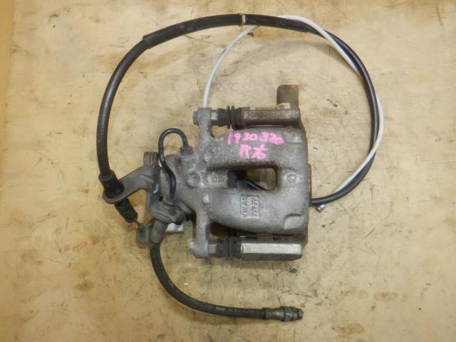 【中古】中古部品 VW ゴルフ 1KCAX 右リアキャリパー 【3310250100-001559668244430】