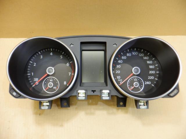 【中古】中古部品 VW ゴルフ 1KCBZ スピードメーター 【3310250100-001617175761400】