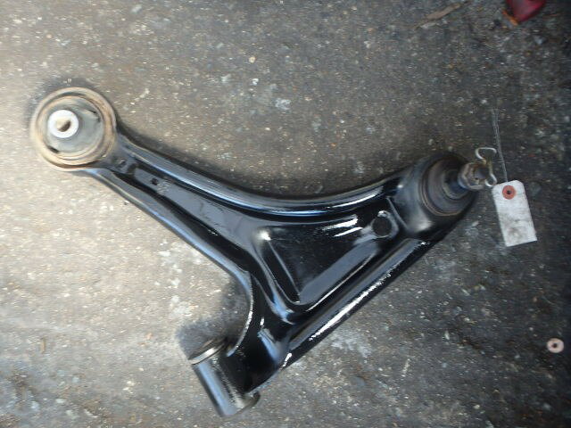 【中古】中古部品 ハイゼット S210V 右フロントロアアーム 【3331010800-000023498551720】