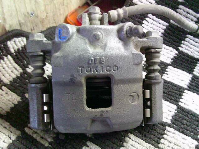 【中古】中古部品 ステラ RN2 左フロントキャリパー 【3330220100-250828000144360】