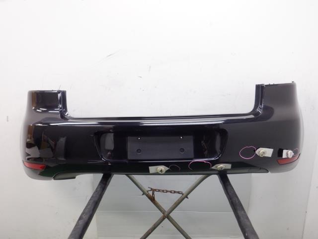 メーカー フォルクスワーゲン 車名 VW ゴルフ 型式類別 16424-2441 グレード 1200 ゴルフ TSIトレンドラインマイスターエディションブルーモーシ 認定型式 DBA-1KCBZ 車両タイプ 5ドアハッチバック 年式 H24/9 シフト 駆動 通称型式 エンジン型式 CBZ ミッション型式 アクスル型式 車体色 ディープブラックパールエフェクト 車体色No LC9X トリム色No 走行距離(Km) 48,000 メーカー純正品番 部品メーカー品番 保証 0ヶ月/0km 付加情報 ボディーフルカラー同色; ★車体色No【LC9X】;ホースメント付 ,(1)凹 5cm×10cm (2)凹 5cm×10cm (3)凹 5cm×10cm (4)凹 5cmφ (5)塗無し部分含む全体 傷多数 商品情報 ※純正番号およびモデル番号は参考としてください。※リビルト部品を購入される際のお願い【再生部品】と表示されているものをリビルト部品と呼んでいます。リビルト部品の場合には、交換時に取り外した部品をご返却していただく場合があります。詳しくはこちら※大物商品(ドア・ボンネット・バンパー等)は個人宅への配送ができない場合がございます。その場合、最寄りの配送業者支店止め等の対応となりますので、あらかじめご了承ください。 ページ上部へ【中古】中古部品 VW ゴルフ 1KCBZ リアバンパー 【3310250100-001617172915100】
