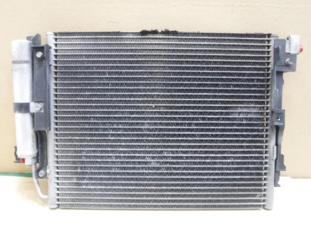 メーカー 日産 車名 クリッパー 型式類別 15654-0004 グレード 660 G 認定型式 ABA-U71W 車両タイプ 年式 H19/8 シフト 駆動 通称型式 エンジン型式 3G83-ET ミッション型式 アクスル型式 5625 車体色 クールシルバーメタリック 車体色No A31 トリム色No 走行距離(Km) 188,000 メーカー純正品番 27650-6A00B 部品メーカー品番 保証 1ヶ月/1000km 付加情報 ★走行Km【188,935】; R134用; フィン倒れ多少 商品情報 ※純正番号およびモデル番号は参考としてください。※リビルト部品を購入される際のお願い【再生部品】と表示されているものをリビルト部品と呼んでいます。リビルト部品の場合には、交換時に取り外した部品をご返却していただく場合があります。詳しくはこちら※大物商品(ドア・ボンネット・バンパー等)は個人宅への配送ができない場合がございます。その場合、最寄りの配送業者支店止め等の対応となりますので、あらかじめご了承ください。 ページ上部へ【中古】中古部品 クリッパー U71W コンデンサー 【3310250100-001465689260600】