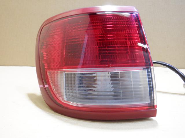 【中古】中古部品 エキスパート VW11 左テールランプ 【3310250100-001589774115600】