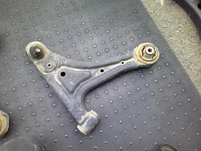 【中古】中古部品 ハイゼット S321V 右フロントロアアーム 【3310410000-000223124951720】