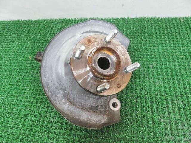 【中古】中古部品 eKワゴン B11W 右フロントナックルハブ 【3330380100-000031078544310】