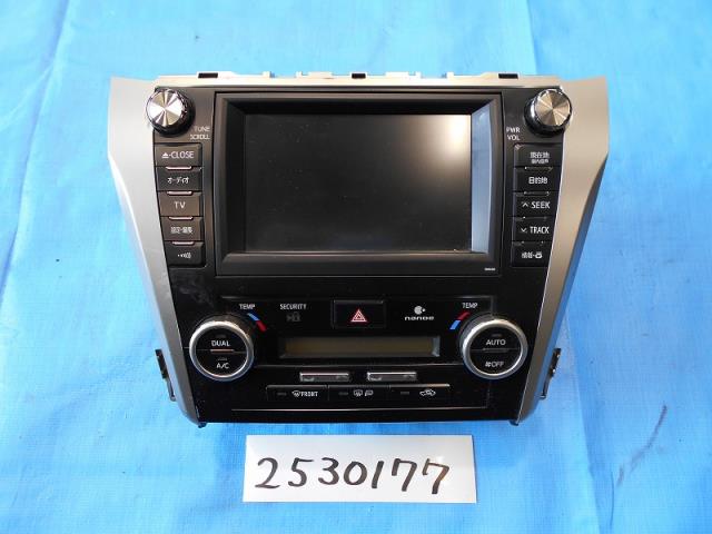 【中古】中古部品 カムリ AVV50 カーナビゲーション 【3310040100-000253017761310】
