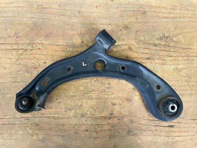 【中古】中古部品 N−BOX JF1 左フロントロアアーム 【3330650100-000253012351740】