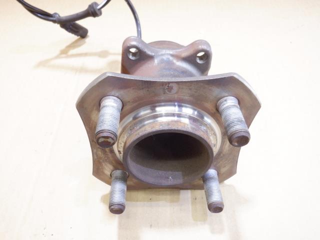【中古】中古部品 ティーダ JC11 リアハブ 【3310250100-001584225644470】