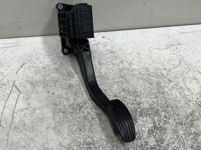 【中古】中古部品 フィアット 500 31209 ペダル 【3310070100-0000Y0765777500】