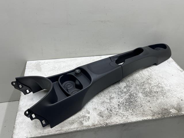 【中古】中古部品 フィアット 500 31209 コンソールボックス 【3310070100-0000Y0765777100】