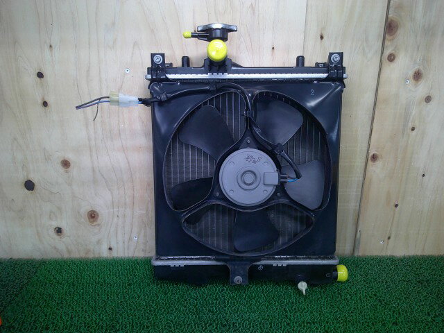 【中古】中古部品 KEI HN22S ラジエータ 【3330660100-000023331920400】