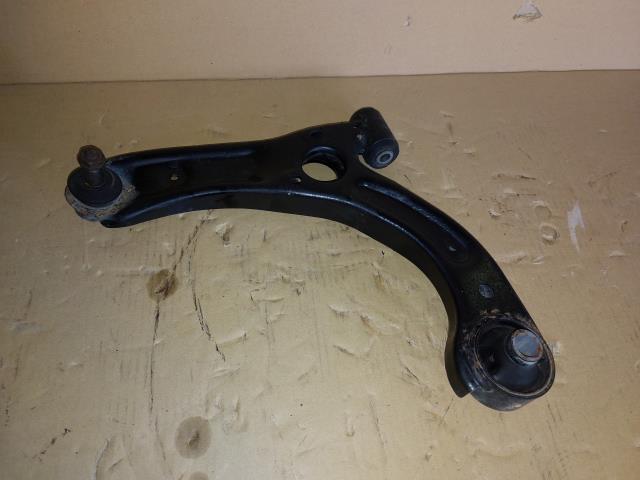 【中古】中古部品 ミライース LA310S 左フロントロアアーム 【3330960100-000052560551740】