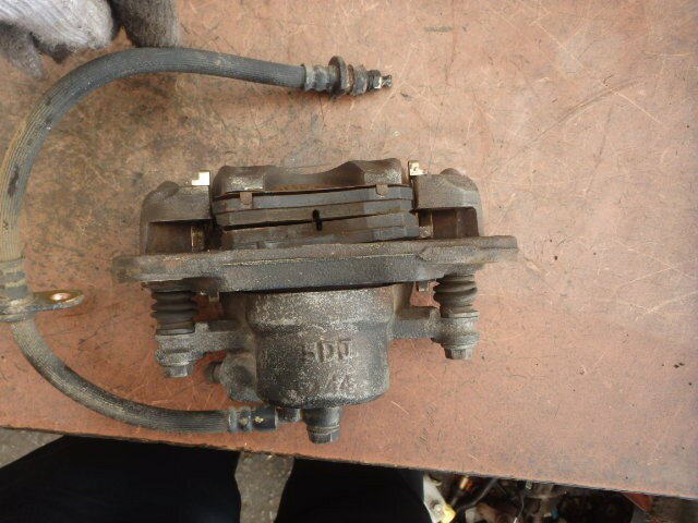 【中古】中古部品 アクティ HA4 左フロントキャリパー 【3331010800-000023522044360】