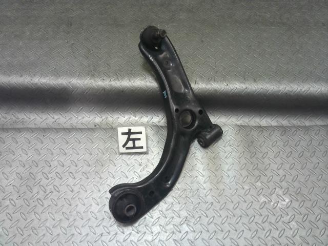 【中古】中古部品 ムーヴキャンバス LA800S 左フロントロアアーム 【3330990700-202506000651740】