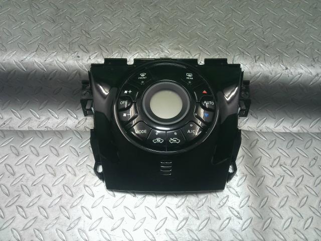 【中古】中古部品 ノート HE12 A/Cスイッチパネル 【3330990700-202505005060900】