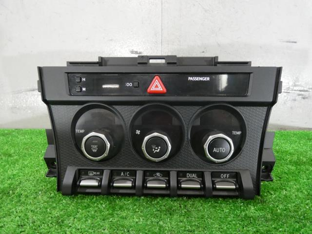 【中古】中古部品 BRZ ZC6 A/Cスイッチパネル 【3260250000-000025123960900】