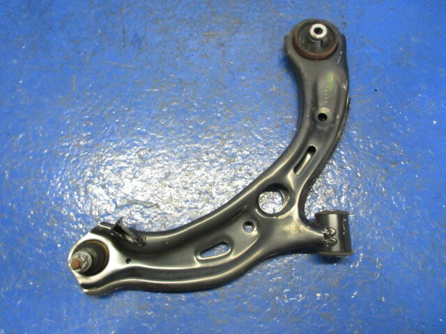 【中古】中古部品 N−VAN JJ1 右フロントロアアーム 【3310270100-000014921551720】