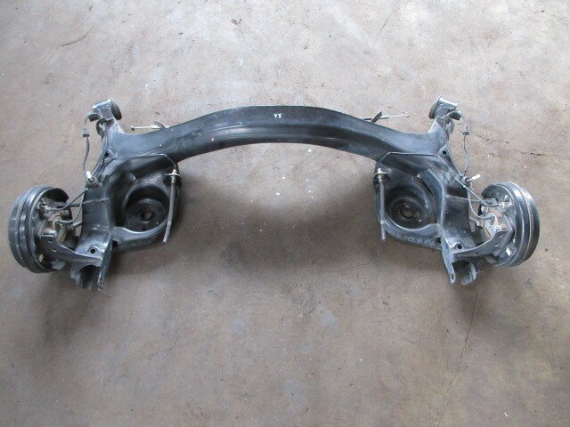 【中古】中古部品 N−VAN JJ1 リアアクスルビーム 【3310270100-000014921553500】