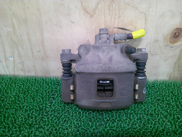 【中古】中古部品 ワゴンR MH23S 左フロントキャリパー 【3330660100-000025308044360】