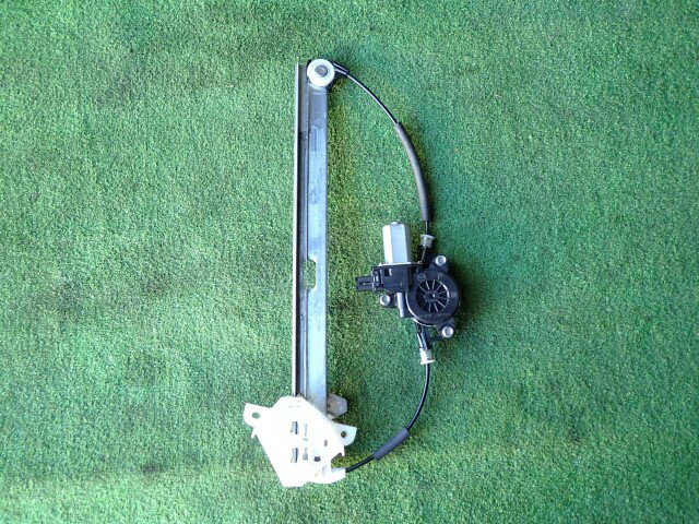 丁寧対応！ MPV DBA-LY3P 右フロントドアレギュレータ・モーター [ZNo:02000314] ＭＰＶ LY3P 右フロントドアレギュレータ・モーター 34F L206-58-590B