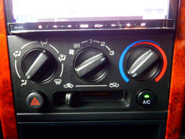 【中古】中古部品 ネイキッド L750S A/Cスイッチパネル 【3340140100-000025227560900】