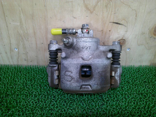 【中古】中古部品 エブリィ DA17V 左フロントキャリパー 【3330660100-000025327844360】