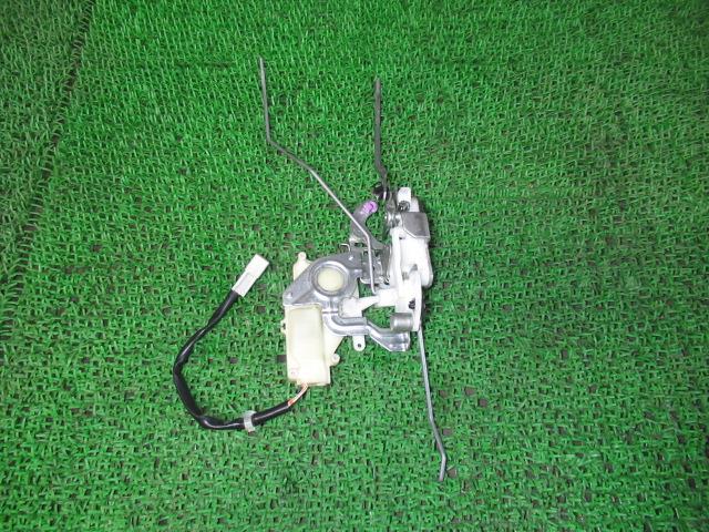 【中古】中古部品 バモス HM2 左フロントドアロックソレノイド 【3330540100-250709000364560】