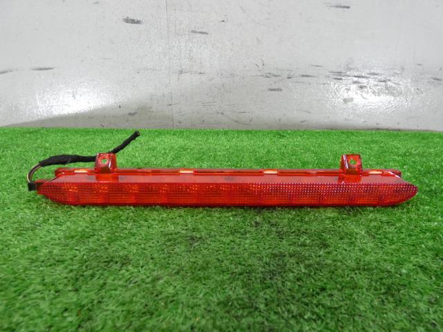 【中古】中古部品 BMW ミニ ZC16 ハイマウントストップランプ 【3260250000-000025131515830】