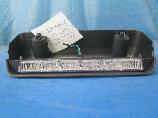 【中古】中古部品 シエンタ NSP170G ハイマウントストップランプ 【3310160100-000004465415830】