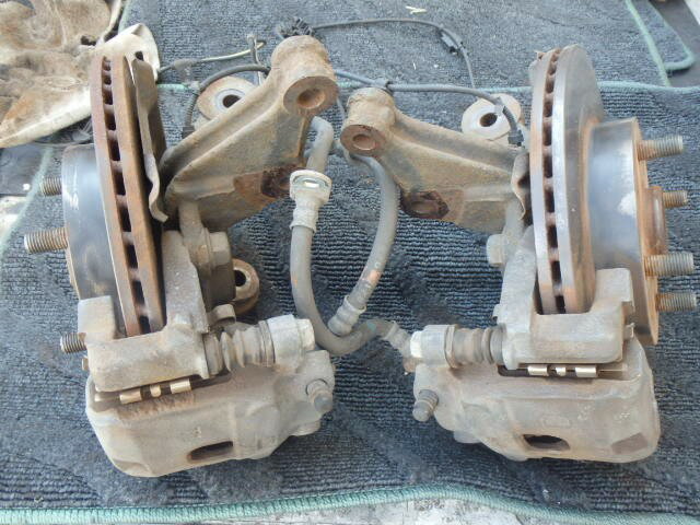 【中古】中古部品 ムーヴ L185S 右フロントキャリパー 【3331010800-000023567444330】