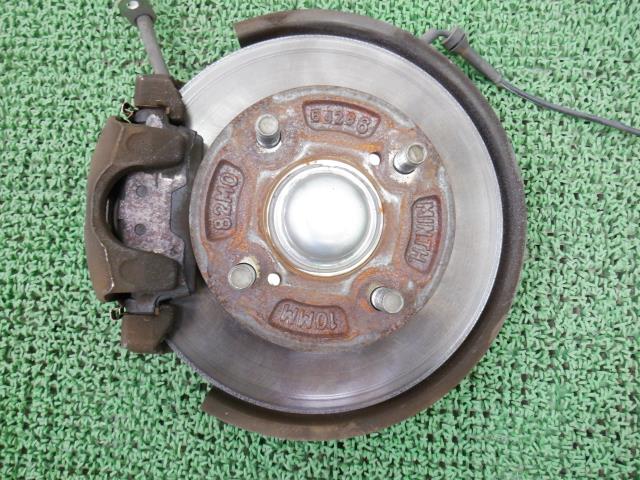 【中古】中古部品 エブリィ DA17V 右フロントナックルハブ 【3310250100-000213044844310】