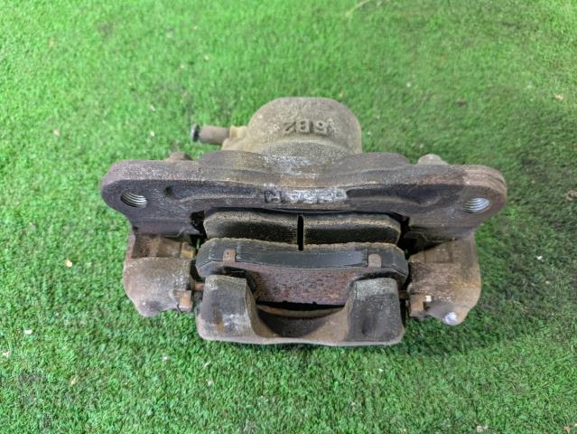 【中古】中古部品 アクティ HA4 右フロントキャリパー 【3310080100-250626000144330】