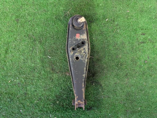 【中古】中古部品 アクティ HA4 右フロントロアアーム 【3310080100-250626000151720】