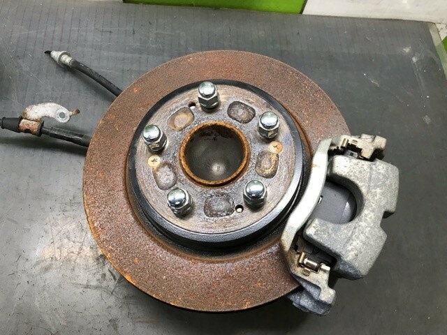 【中古】中古部品 ステップワゴン RP8 左リアナックルハブ 【3330530100-000005440944440】